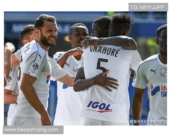 布鲁马波与天狼星的激烈对决揭示了足球战术的新趋势与未来发展方向 布鲁马波与天狼星的激烈对决揭示了足球战术的新趋势与未来发展方向